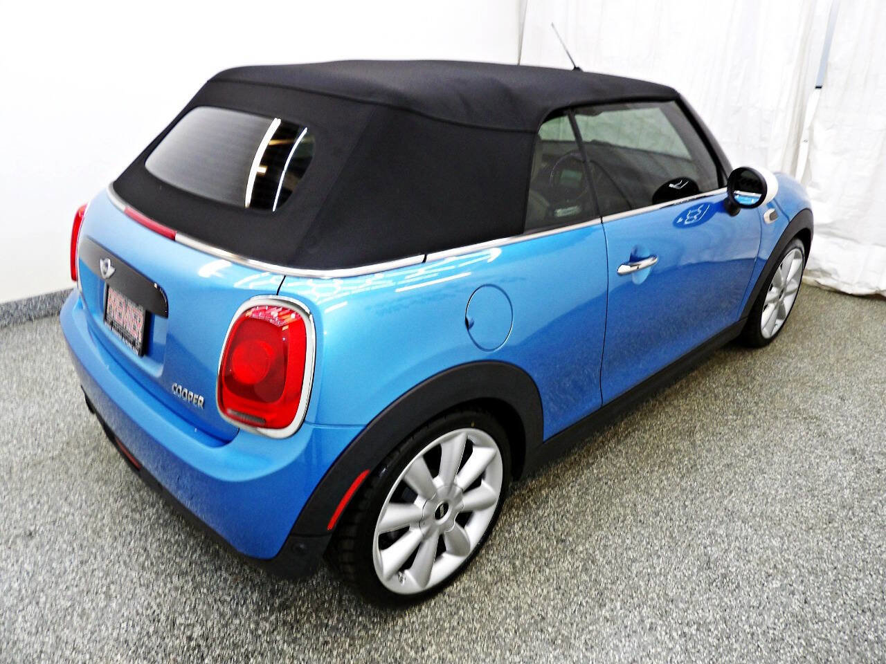 Used 2017 MINI Cooper Convertible image 6