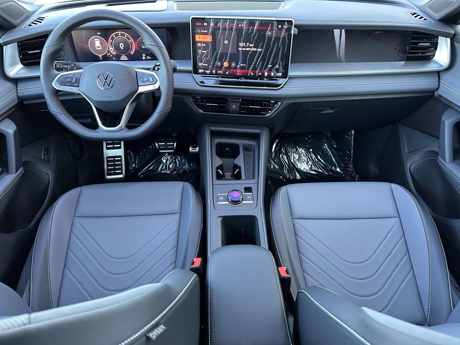 New 2026 Volkswagen Tiguan SE R-Line image 11