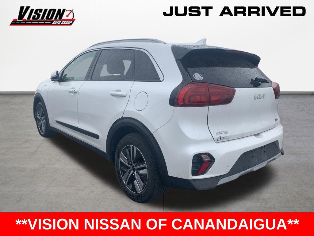 Used 2022 Kia Niro EX FWD image 2