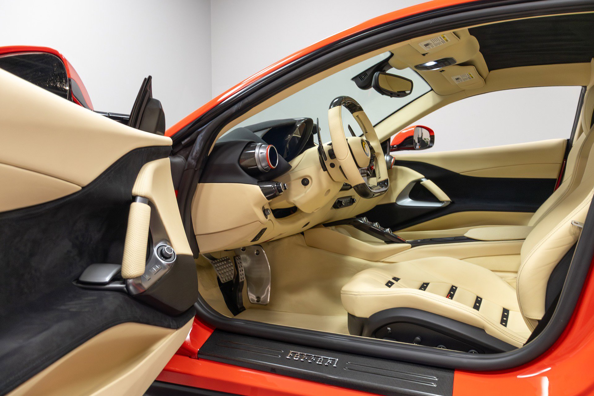 Used 2018 Ferrari 812 Superfast image 7