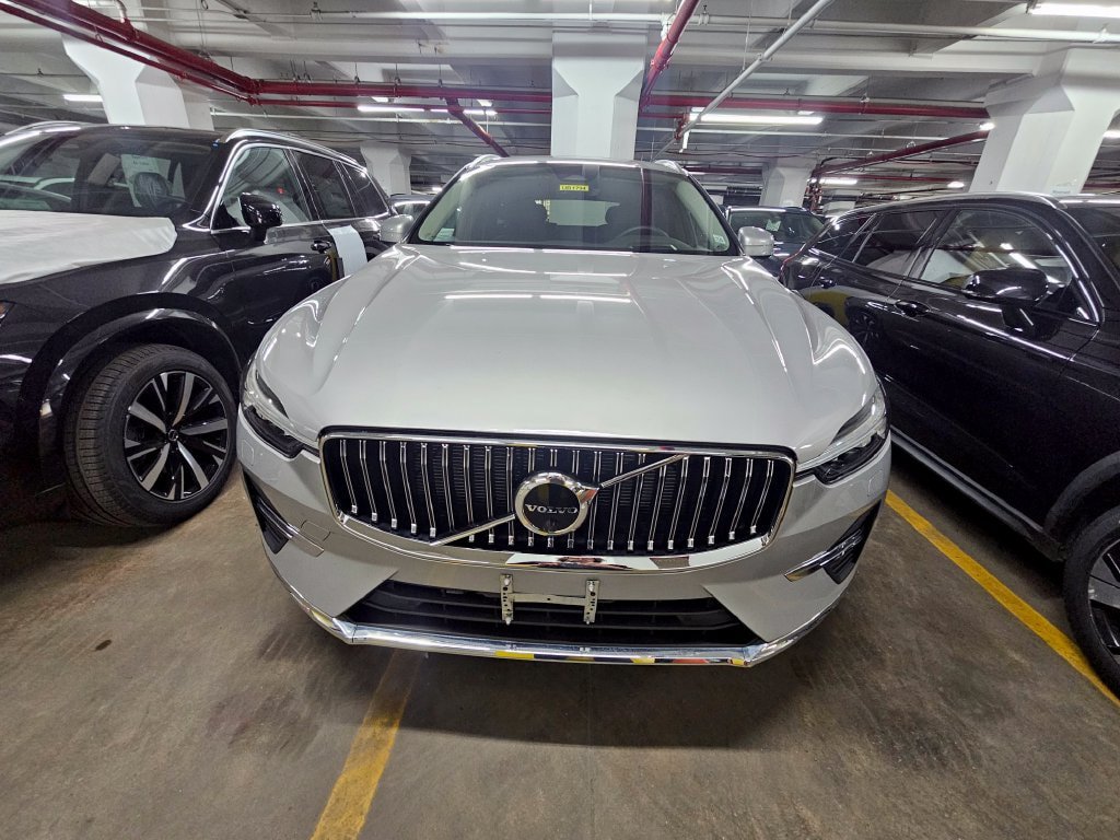 Certified 2023 Volvo XC60 B6 Ultimate AWD/4WD image 6