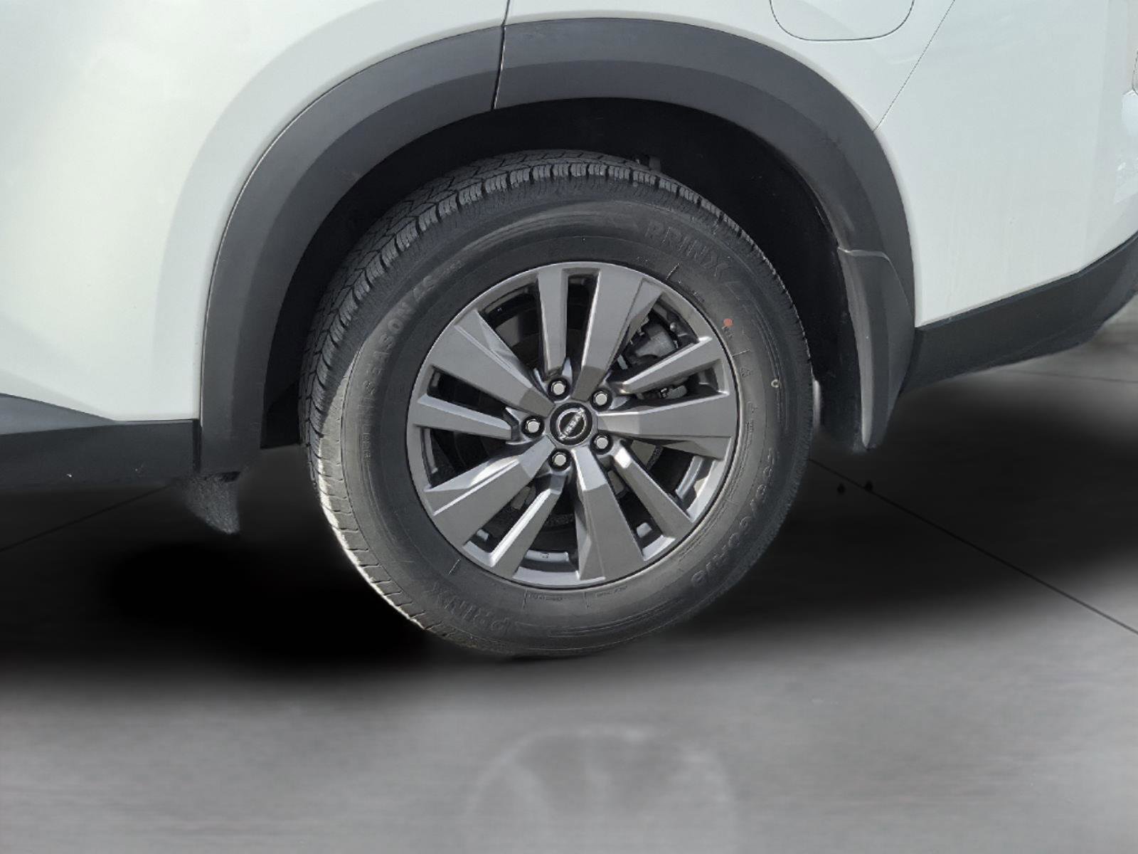 Used 2022 Nissan Pathfinder SV image 28