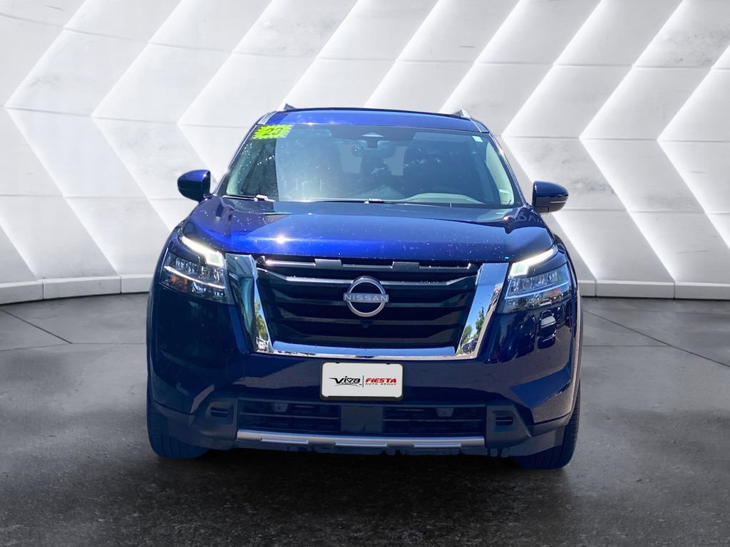 Used 2023 Nissan Pathfinder SL FWD image 2
