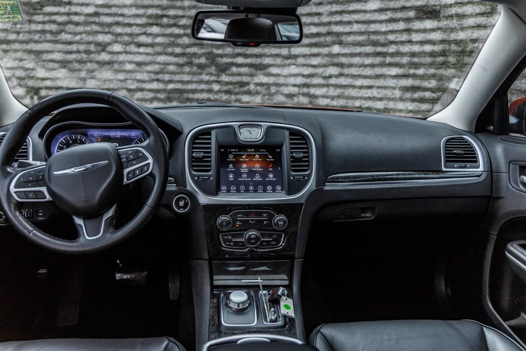 Used 2021 Chrysler 300 Touring L image 24