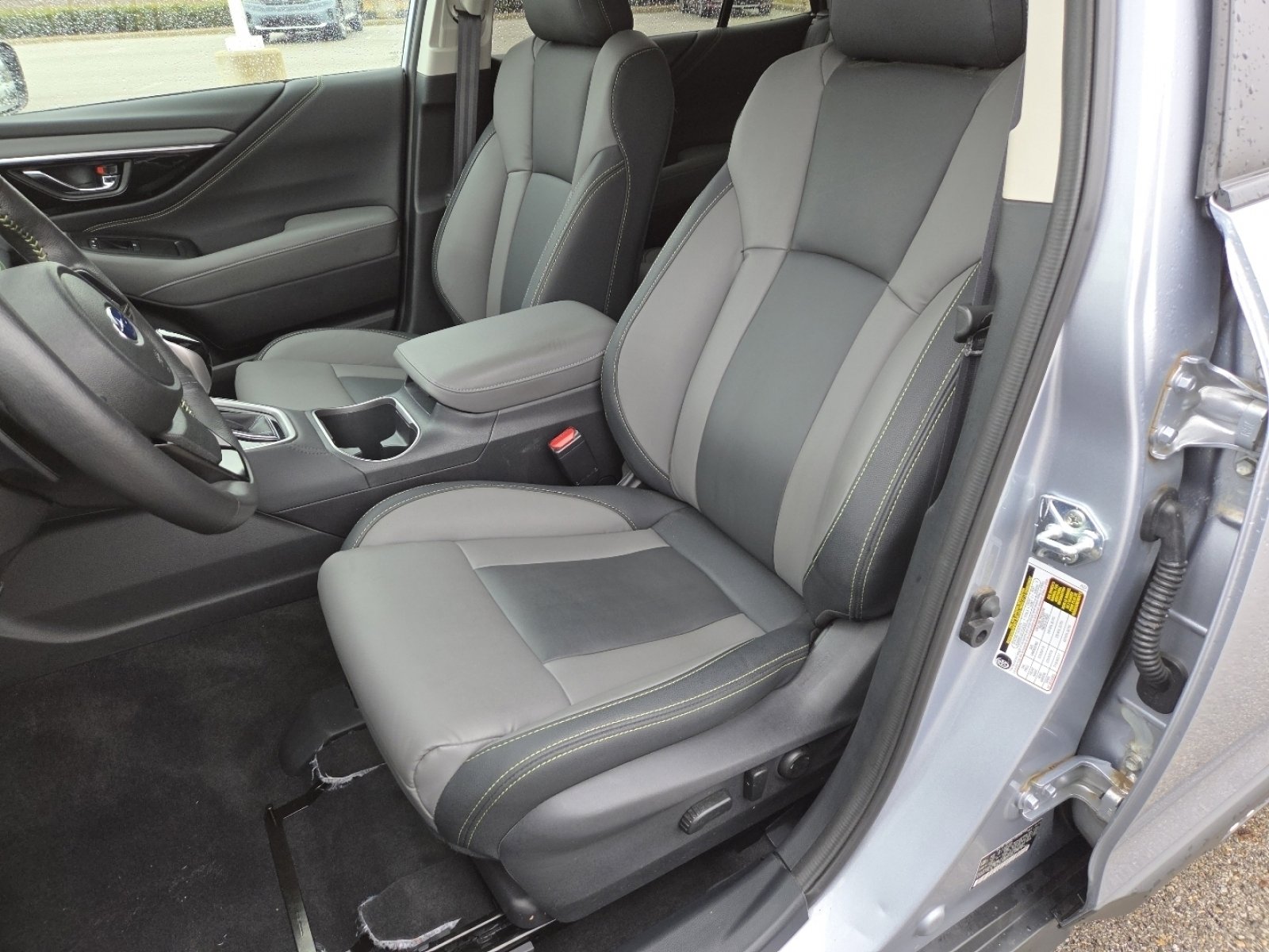 Used 2025 Subaru Outback Onyx Edition AWD/4WD image 24