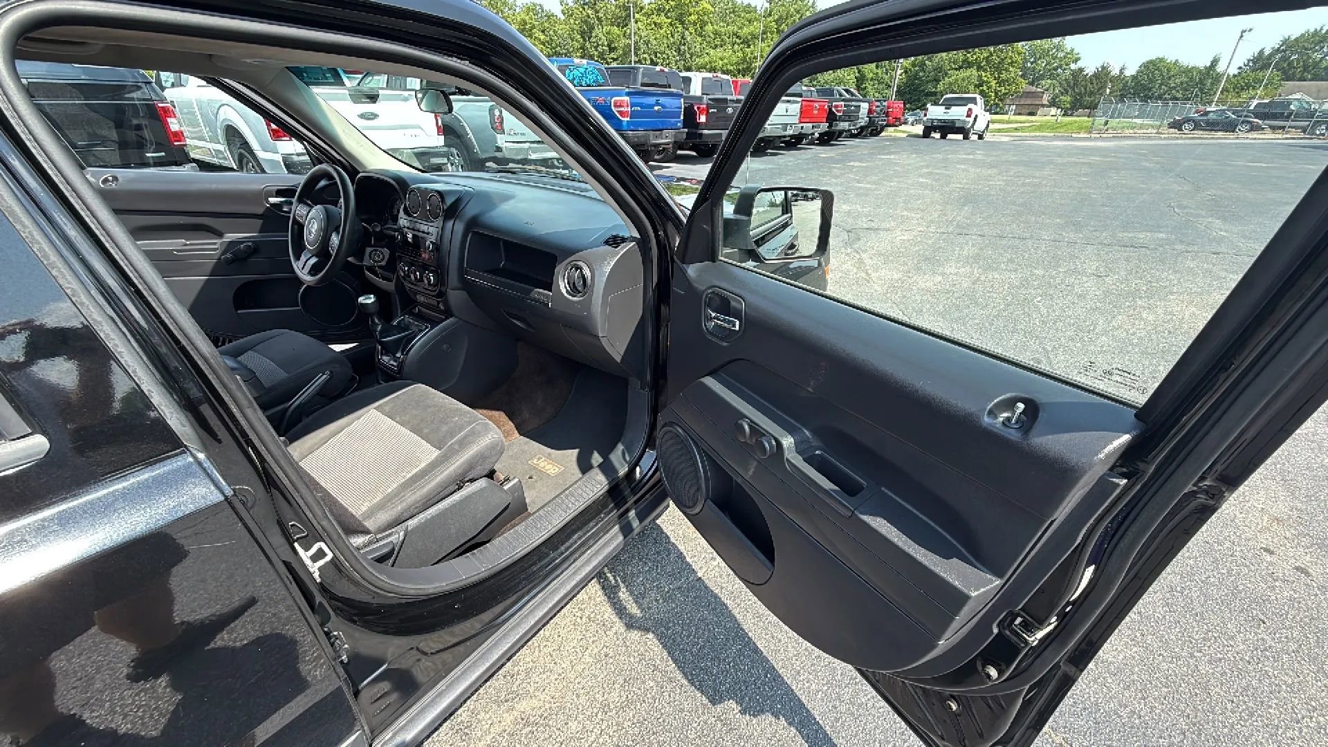 Used 2014 Jeep Patriot Sport image 12