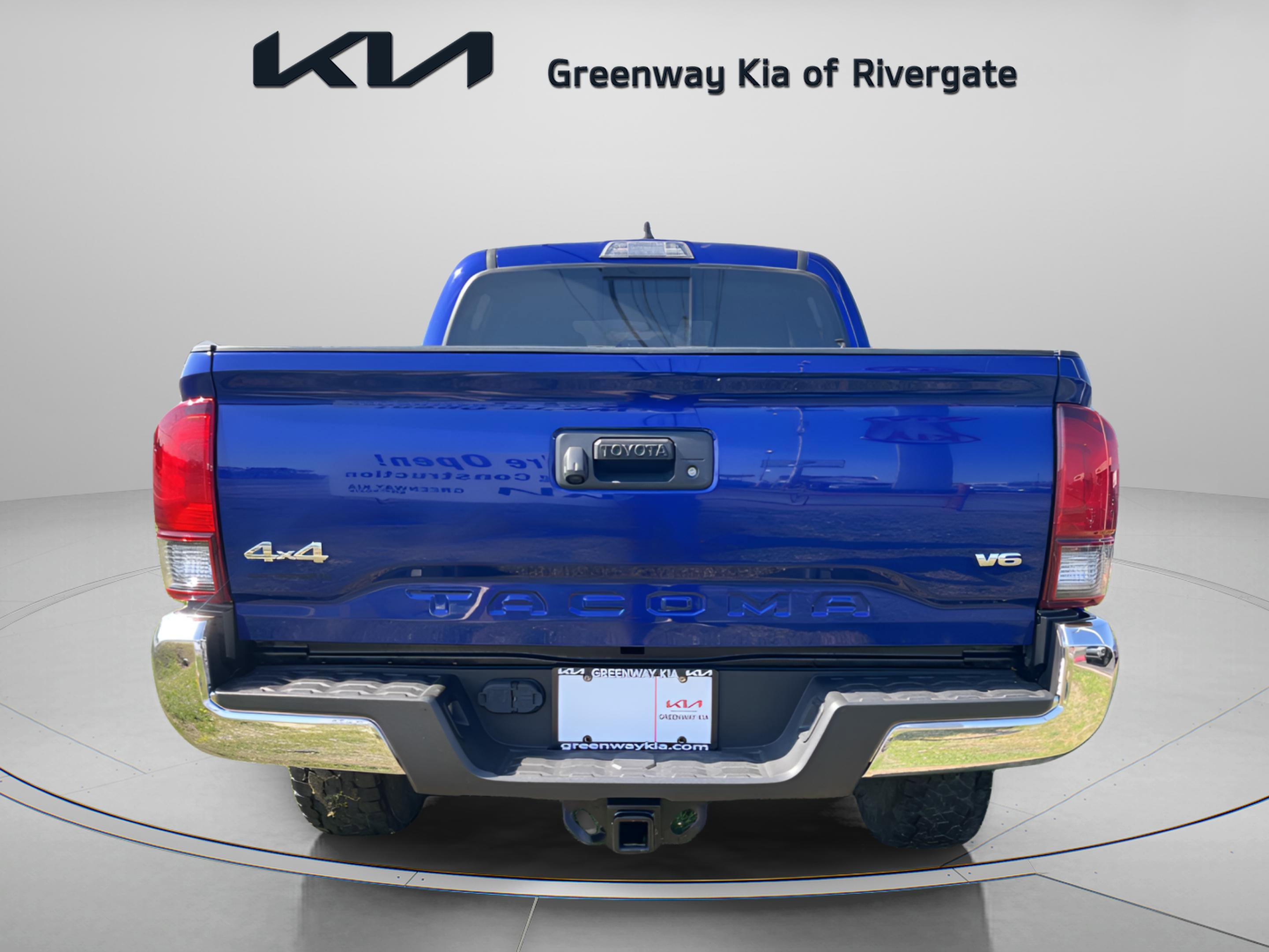 Used 2022 Toyota Tacoma SR5 AWD/4WD image 6