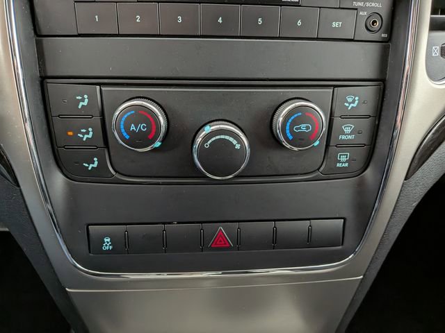 Used 2012 Jeep Grand Cherokee Laredo w/ Laredo E Group image 19