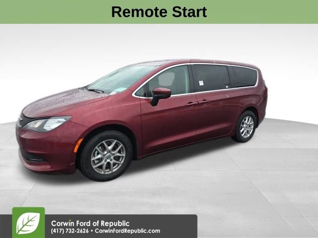 Used 2023 Chrysler Voyager LX image 10