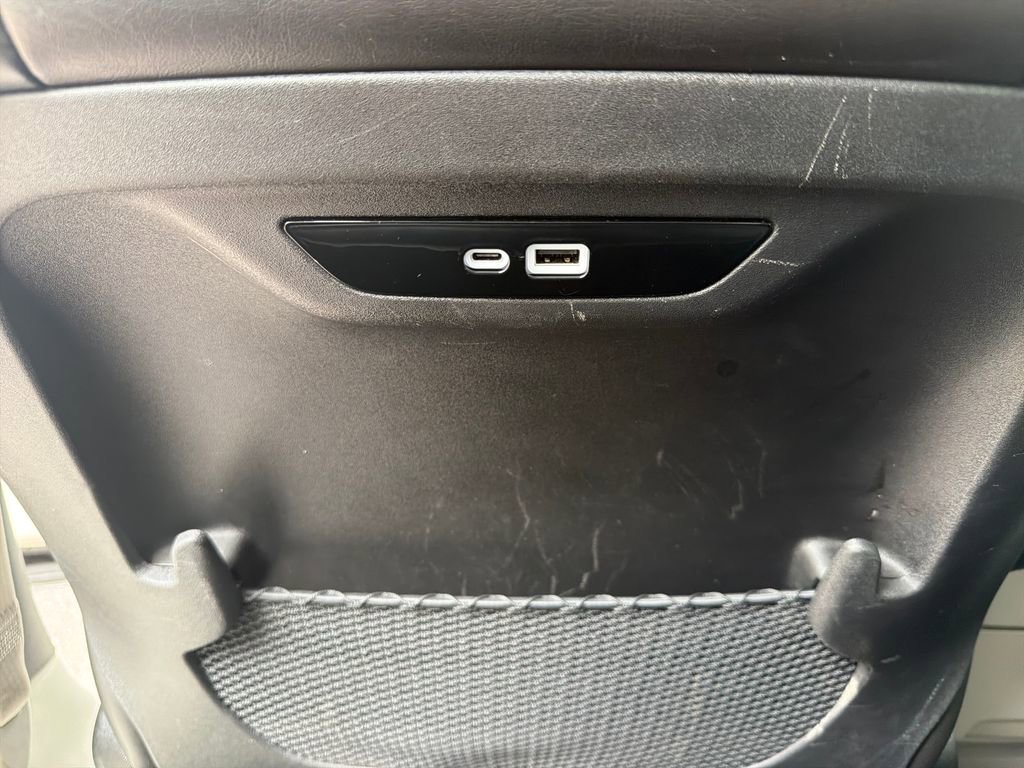 Used 2024 Chrysler Pacifica Select image 50