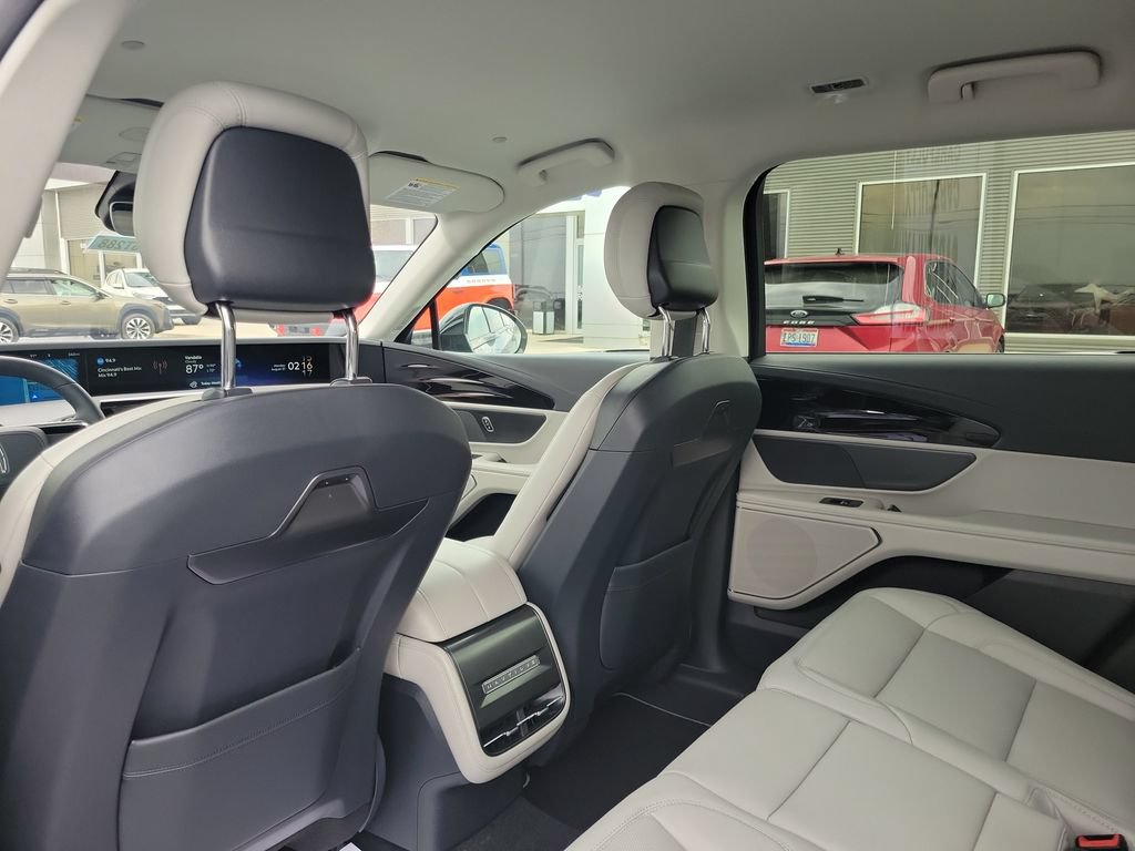 New 2026 Lincoln Nautilus Premier AWD/4WD image 16