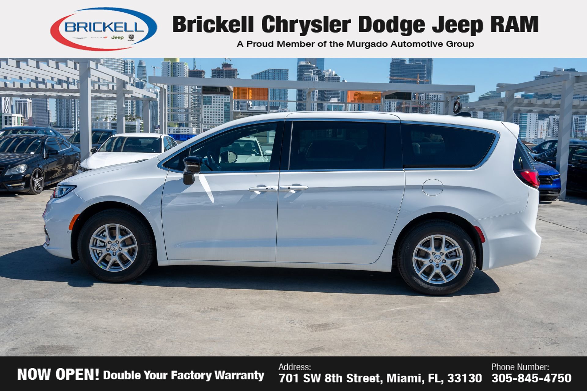 New 2026 Chrysler Pacifica Select image 8