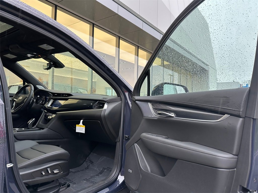New 2025 Cadillac XT6 Sport w/ Technology Package image 11