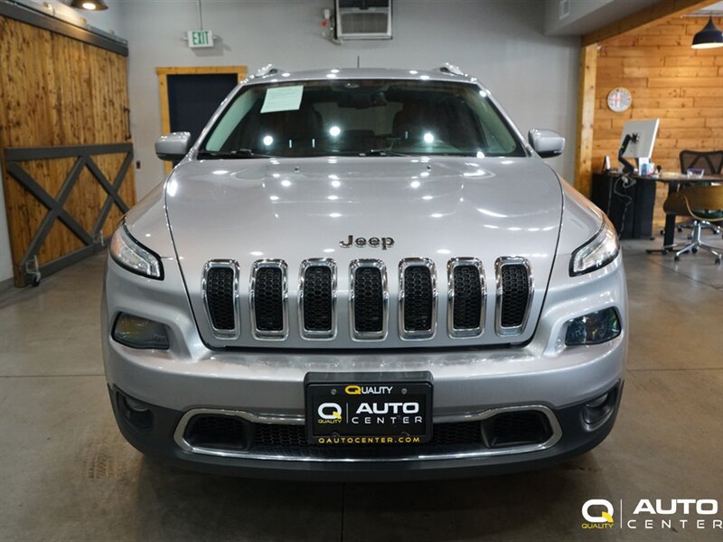 Used 2017 Jeep Cherokee Limited AWD/4WD image 2