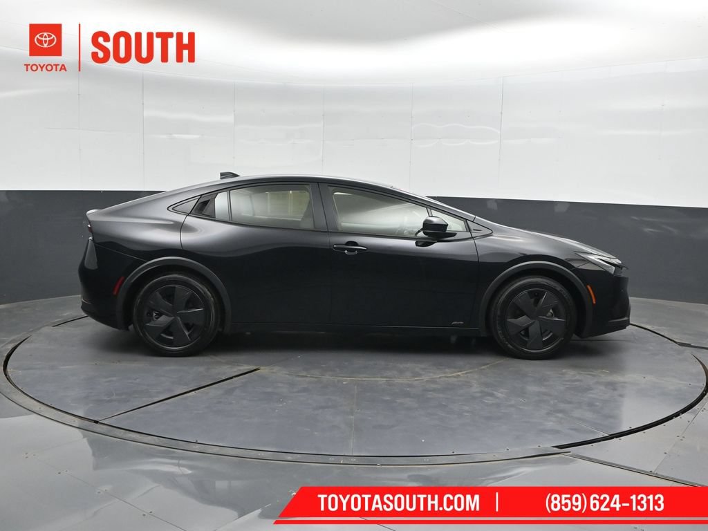 Used 2025 Toyota Prius LE AWD/4WD image 3