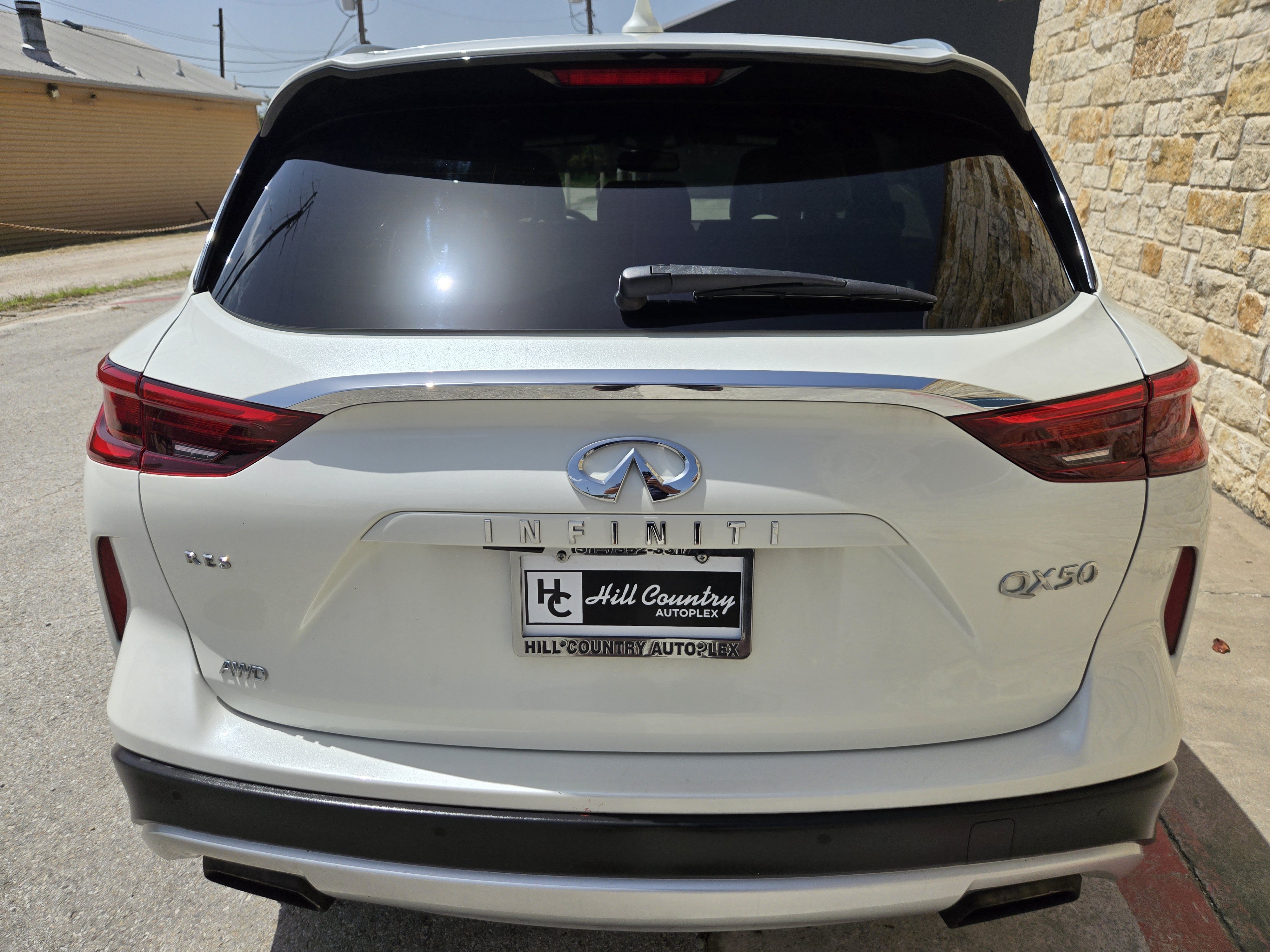 Used 2019 INFINITI QX50 Essential w/ Sensory Package AWD/4WD image 16