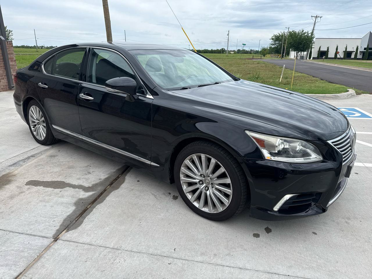 Used 2013 Lexus LS 460 AWD w/ Comfort Pkg image 7