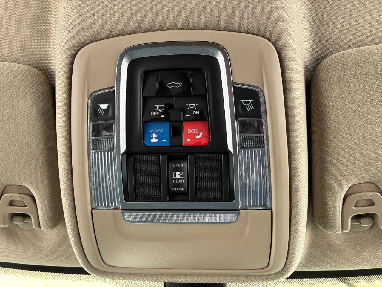 Used 2020 RAM 3500 Laramie AWD/4WD image 12
