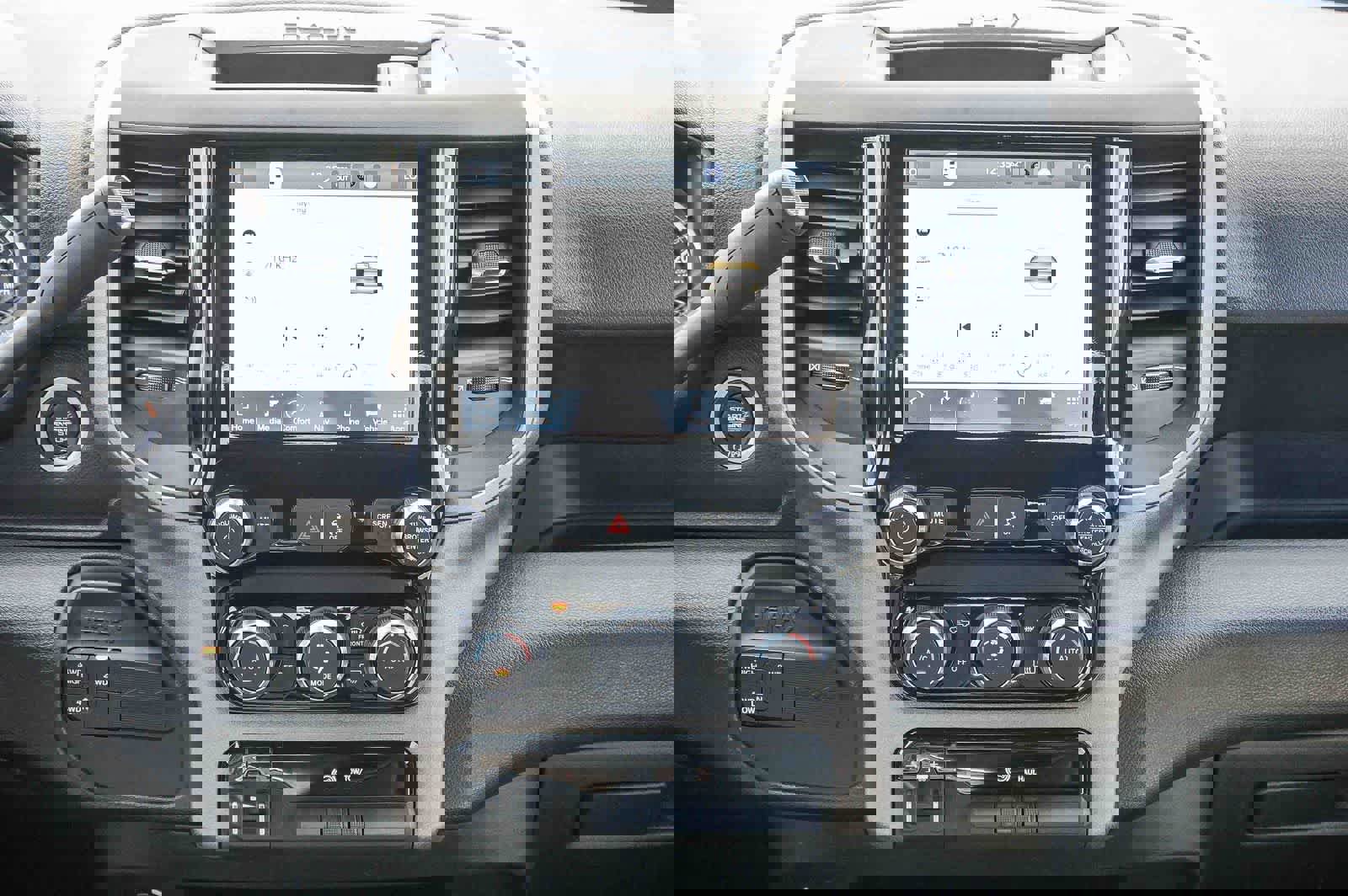 Used 2024 RAM 3500 Tradesman w/ Chrome Appearance Group image 11