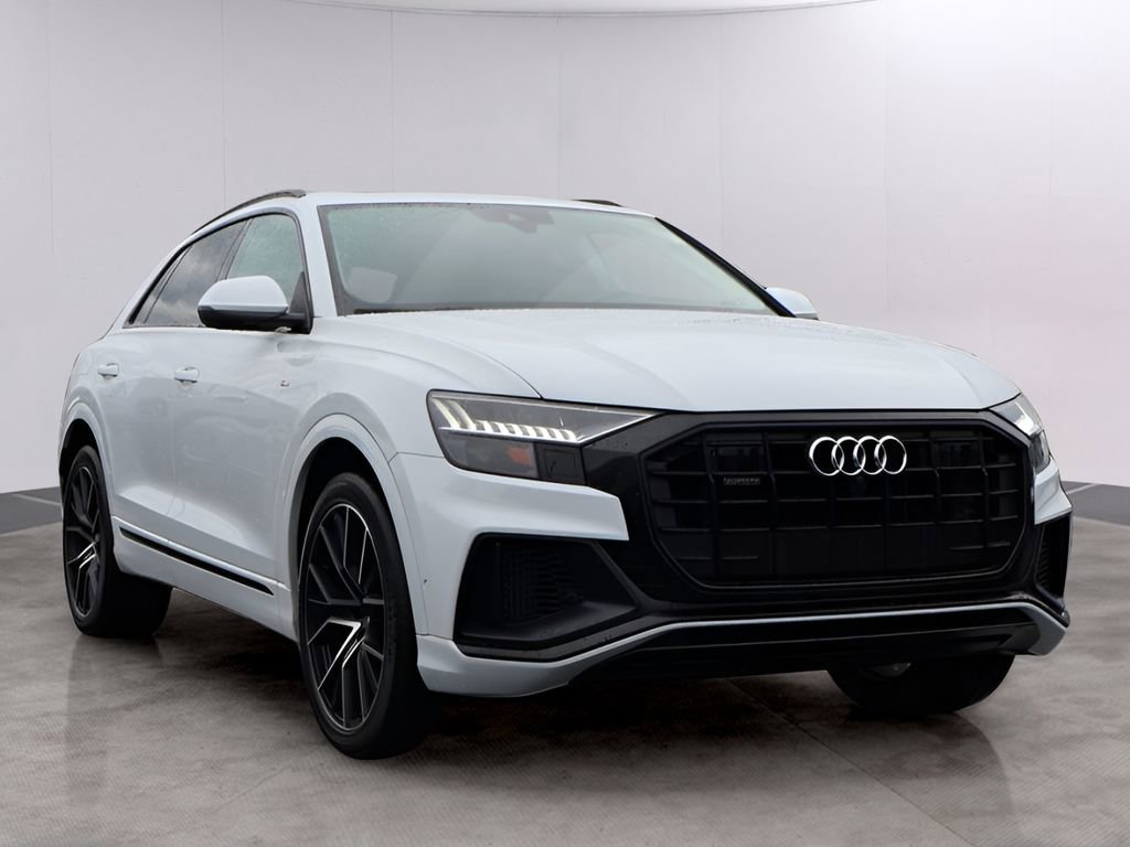Used 2019 Audi Q8 Prestige w/ Luxury Package AWD/4WD image 3