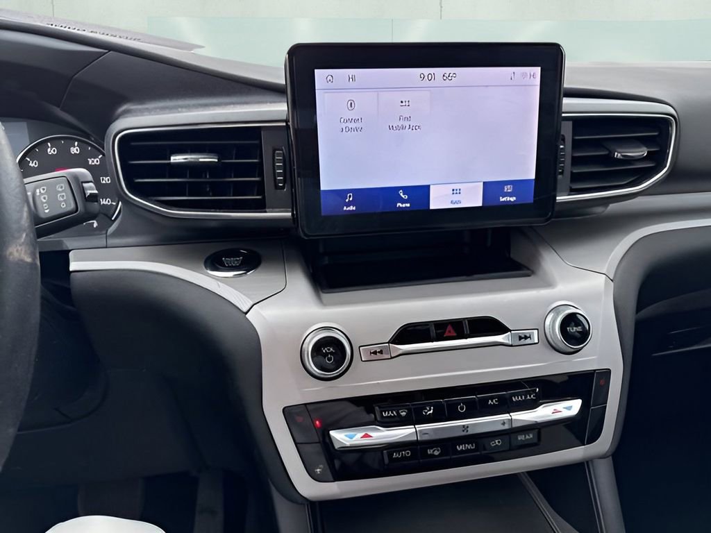 Used 2023 Ford Explorer XLT w/ Equipment Group 202A image 18