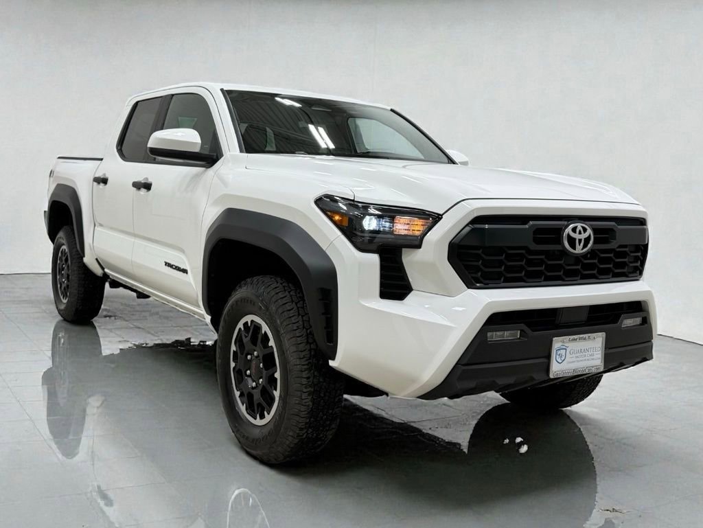 Used 2025 Toyota Tacoma TRD Off-Road image 5