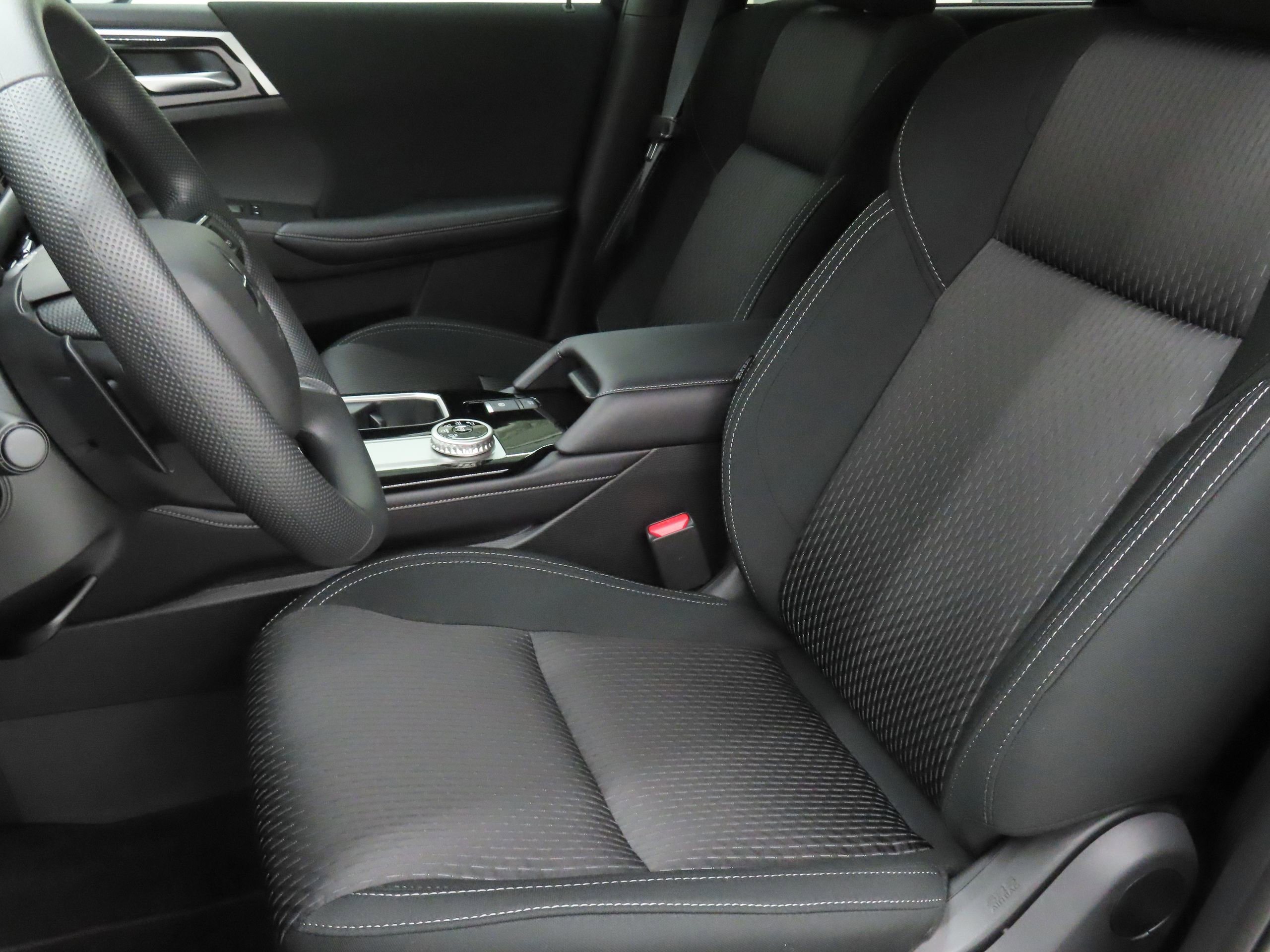 New 2026 Mitsubishi Outlander ES image 10