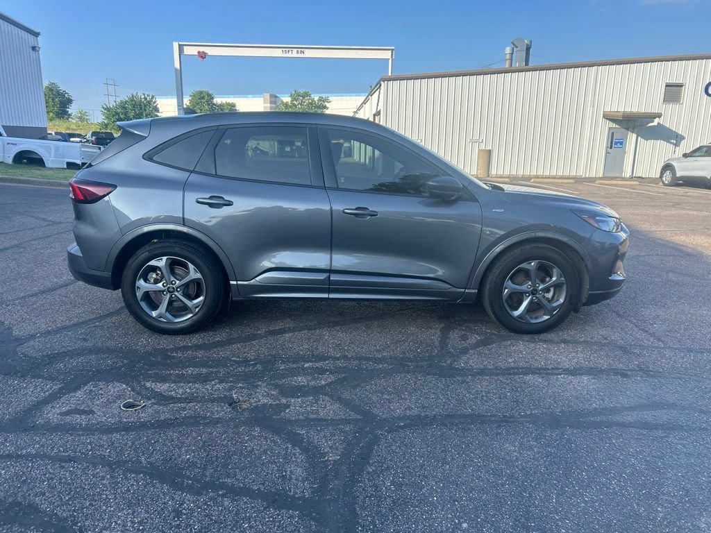 Used 2024 Ford Escape ST-Line w/ Tech Pack #1 FWD image 4