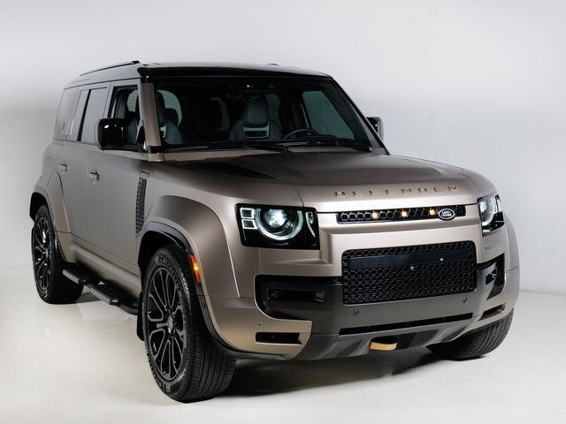 Certified 2025 Land Rover Defender 110 AWD/4WD image 10