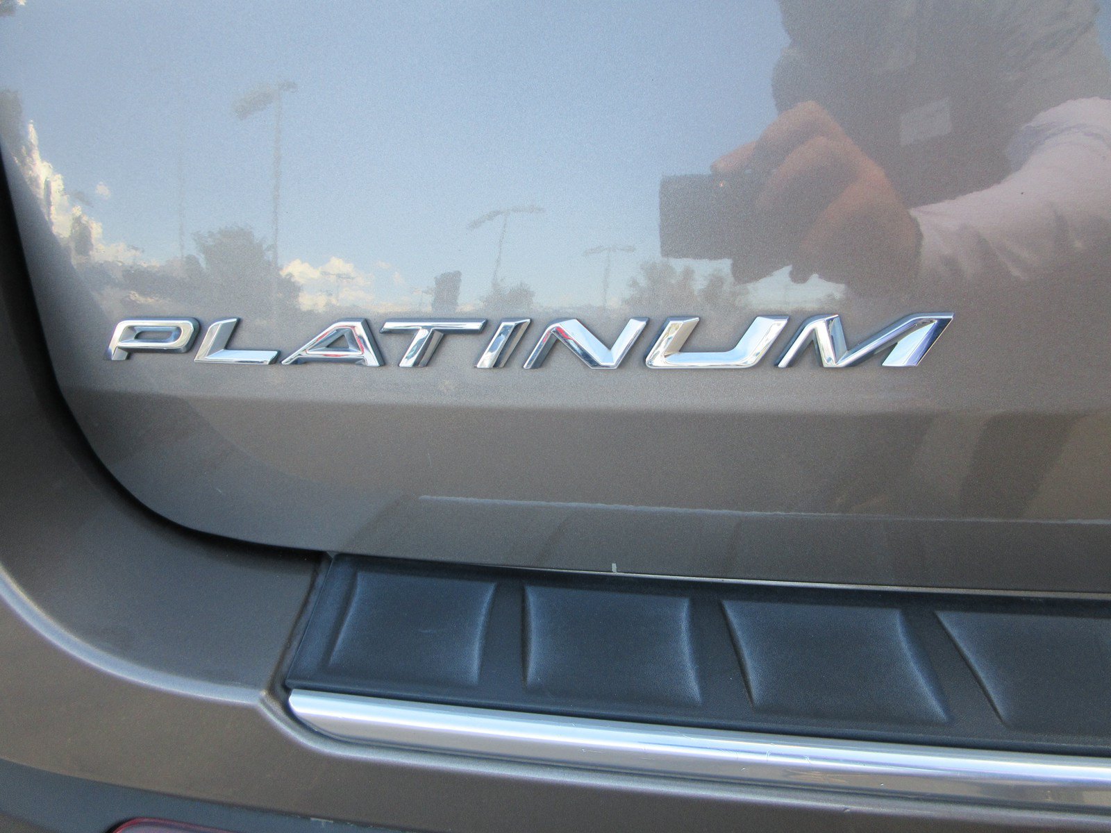 Used 2021 Ford Explorer Platinum w/ Equipment Group 601A AWD/4WD image 8