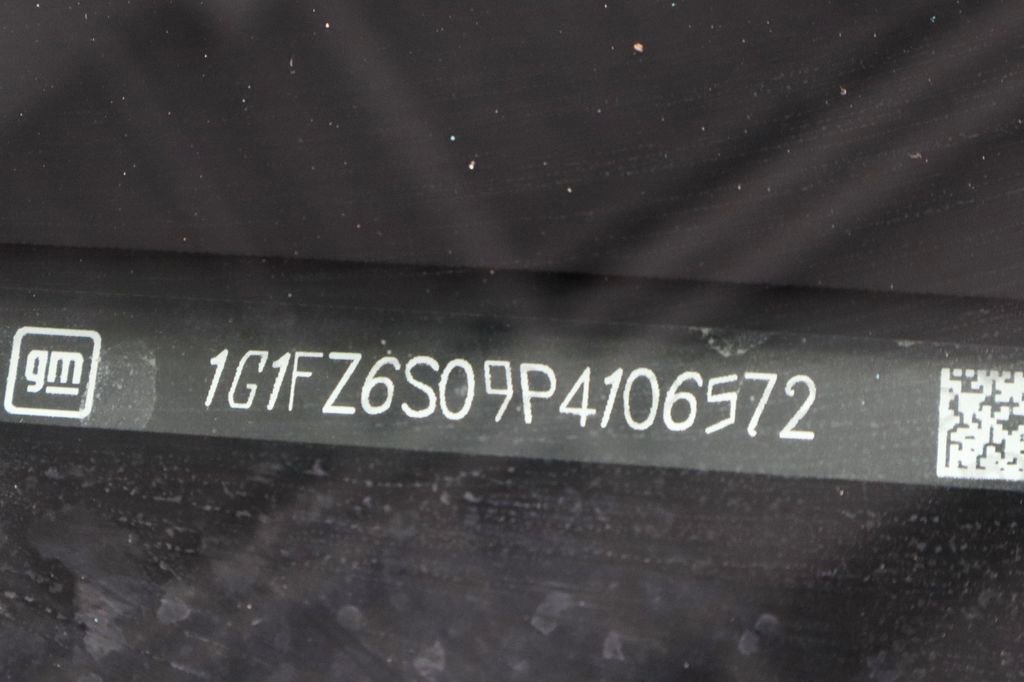 Used 2023 Chevrolet Bolt EUV Premier image 32