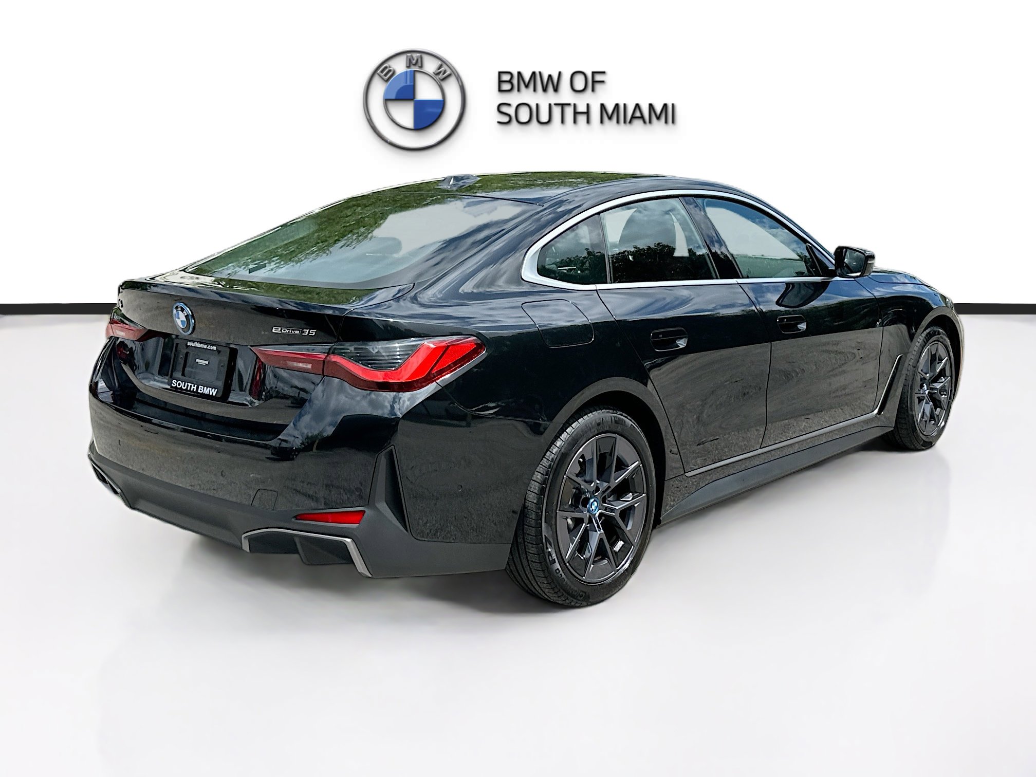 Used 2023 BMW i4 eDrive35 w/ Parking Assistance Package image 7