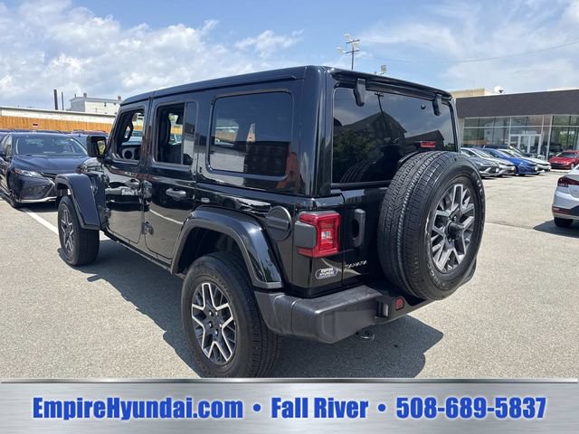 Used 2025 Jeep Wrangler Unlimited Sahara AWD/4WD image 7