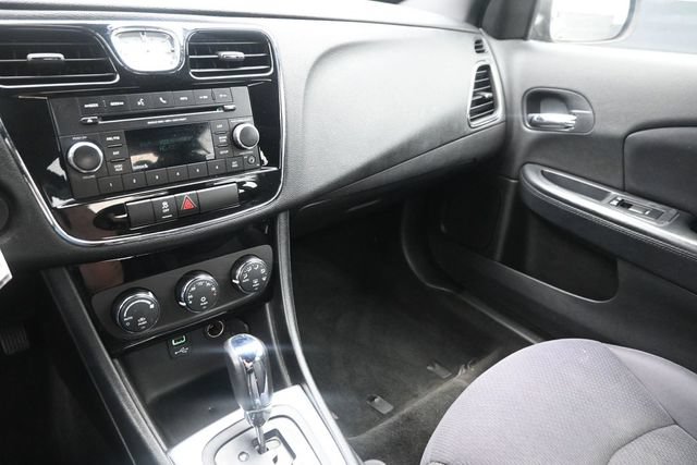 Used 2014 Chrysler 200 Touring w/ 200 S Group FWD image 27