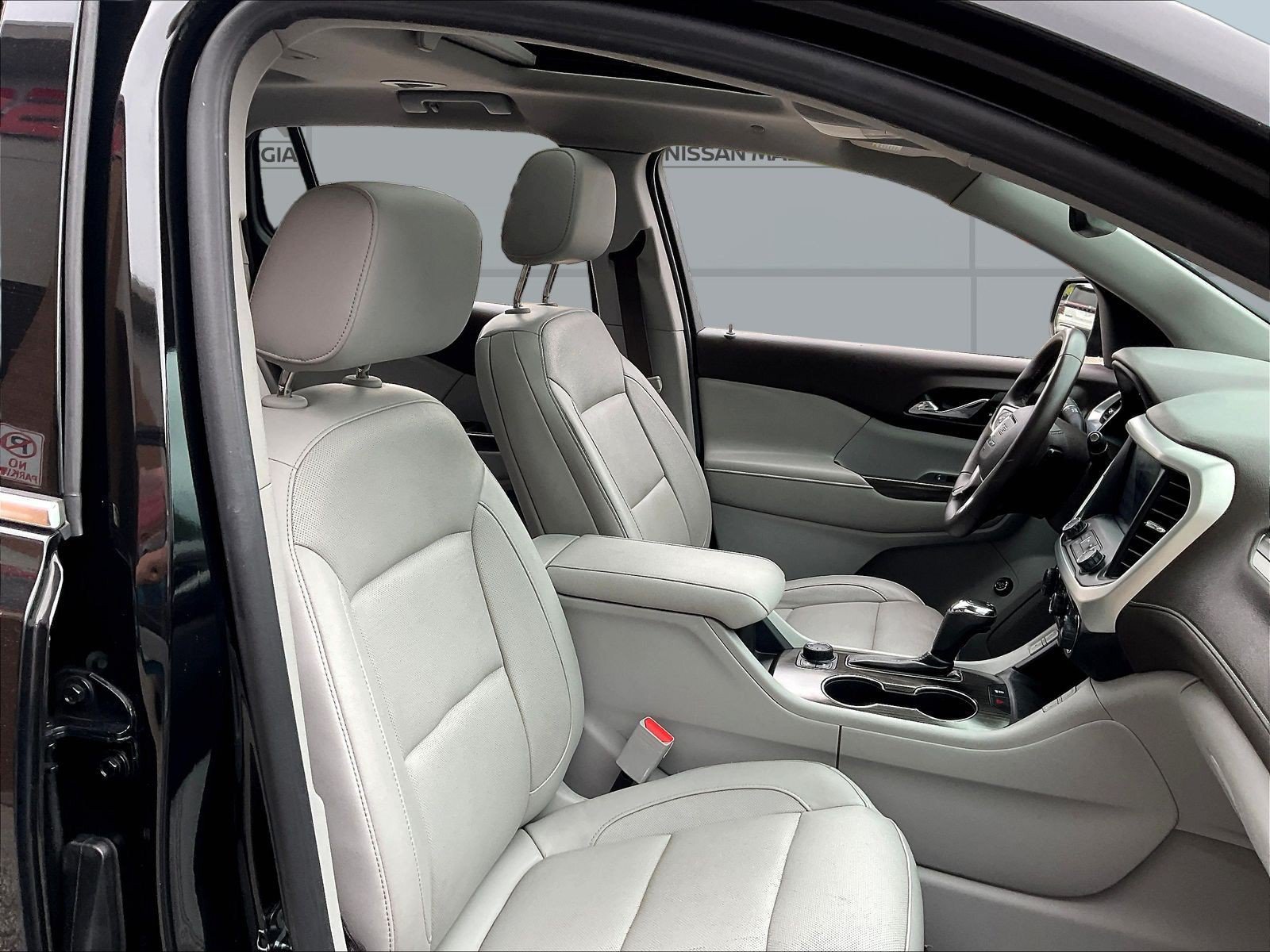 Used 2018 GMC Acadia SLT AWD/4WD image 32
