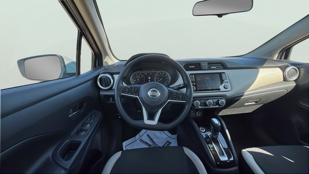 Used 2020 Nissan Versa SV FWD image 11