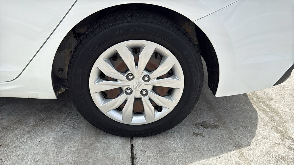 Used 2021 Hyundai Accent SE FWD image 18