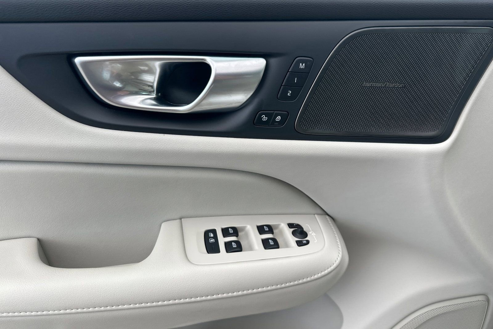 Certified 2024 Volvo S60 B5 Ultimate w/ Climate Package image 15