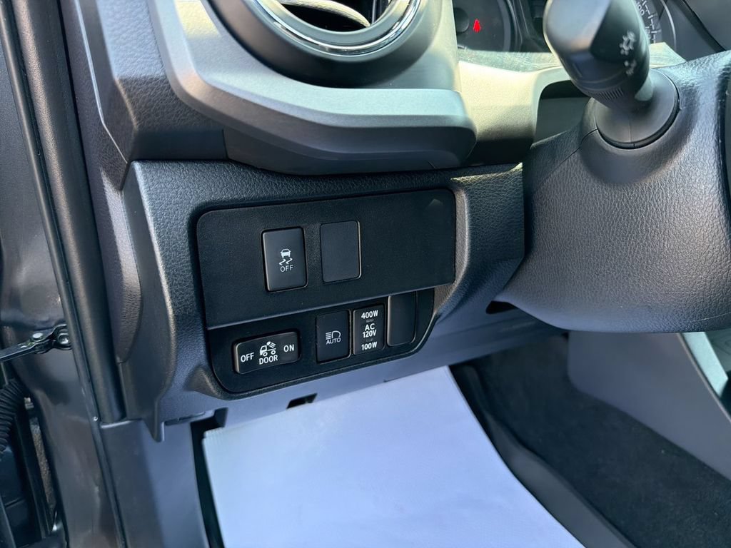 Used 2021 Toyota Tacoma TRD Off-Road AWD/4WD image 20