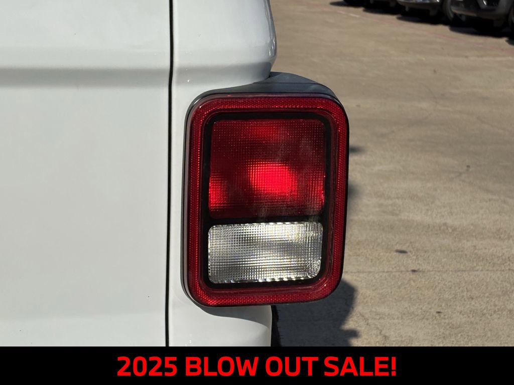 New 2025 Jeep Gladiator Sport image 5