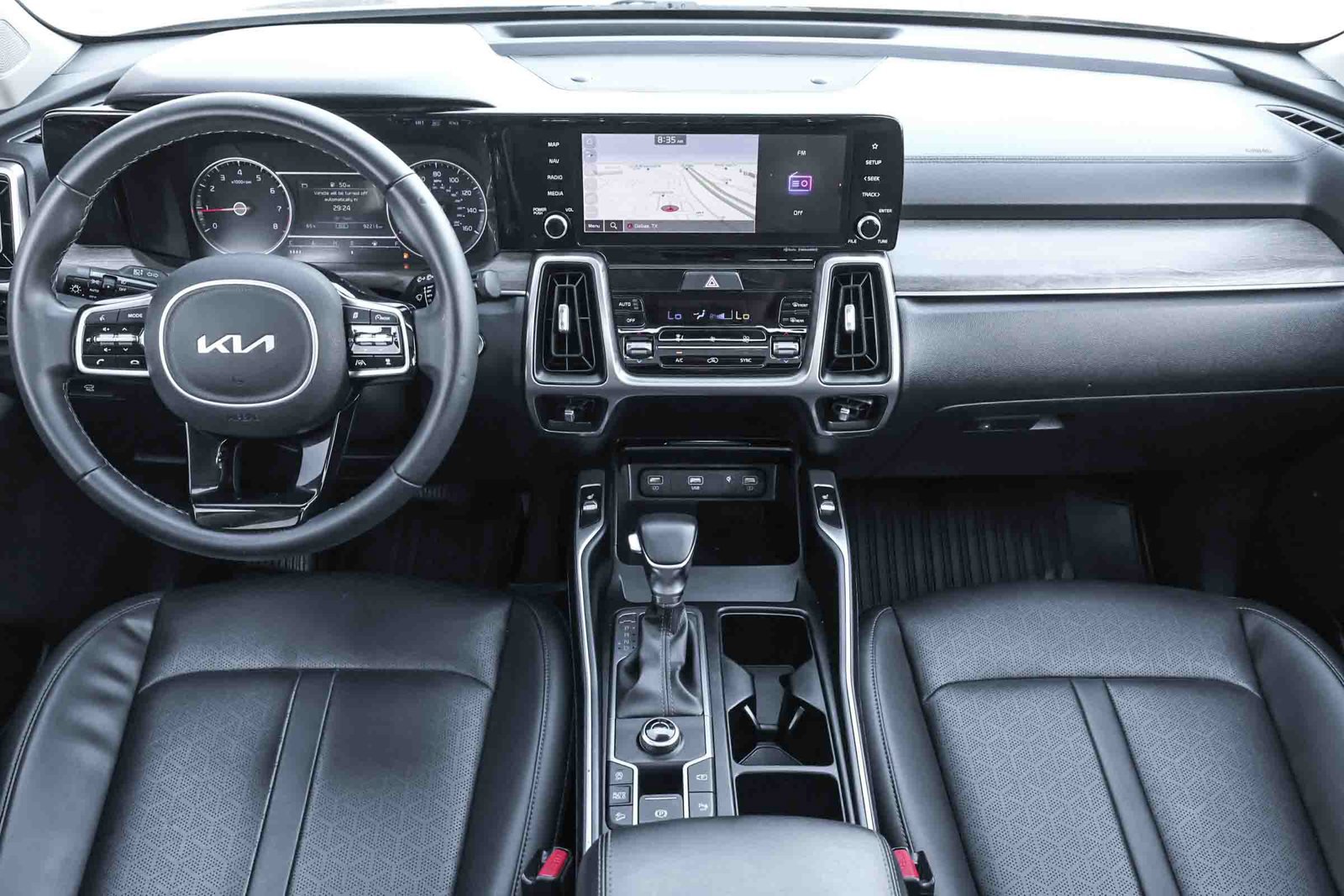 Used 2022 Kia Sorento EX w/ Panoramic Sunroof Package FWD image 2