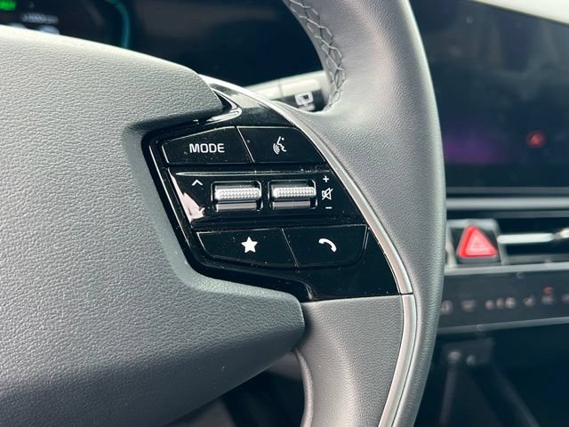 Certified 2026 Kia Niro EX FWD image 22