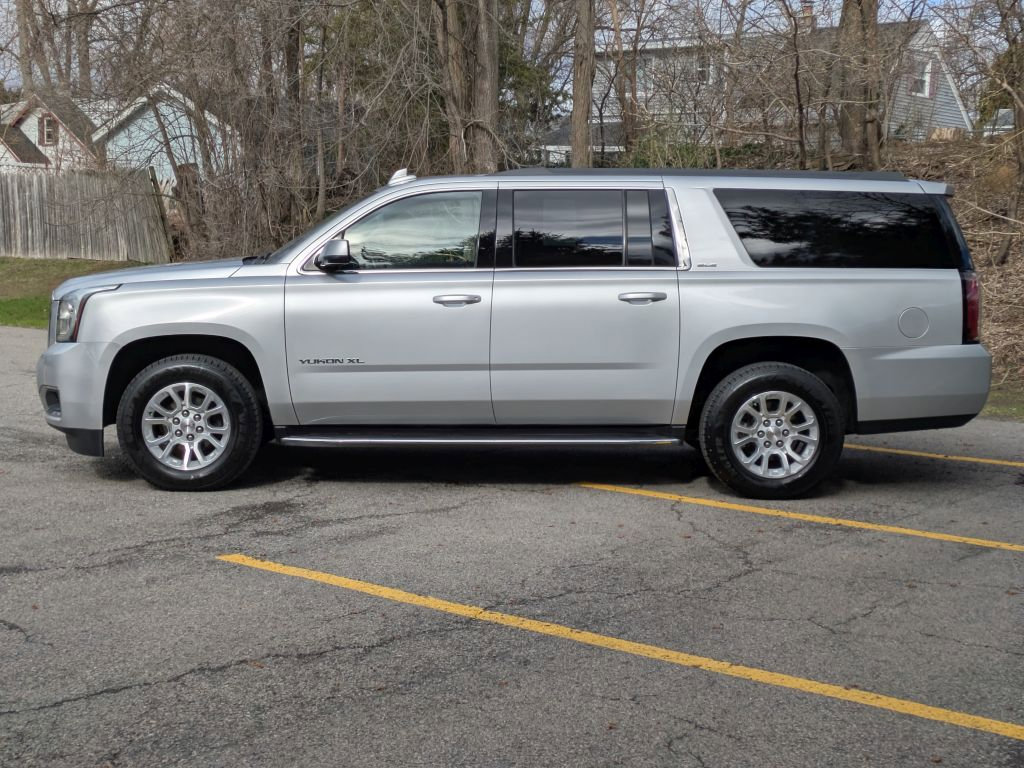 Used 2015 GMC Yukon XL SLE w/ Convenience Package image 4