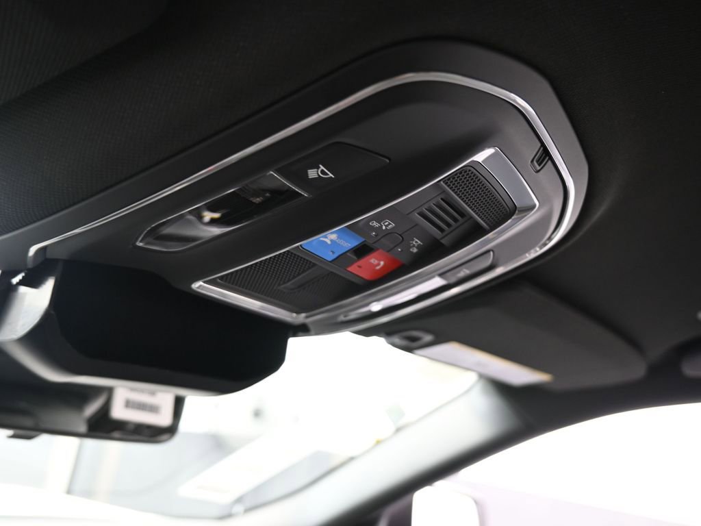 Used 2025 Jeep Grand Cherokee Laredo image 19