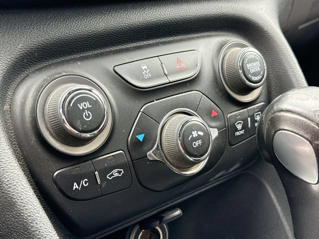 Used 2015 Dodge Dart SXT FWD image 11