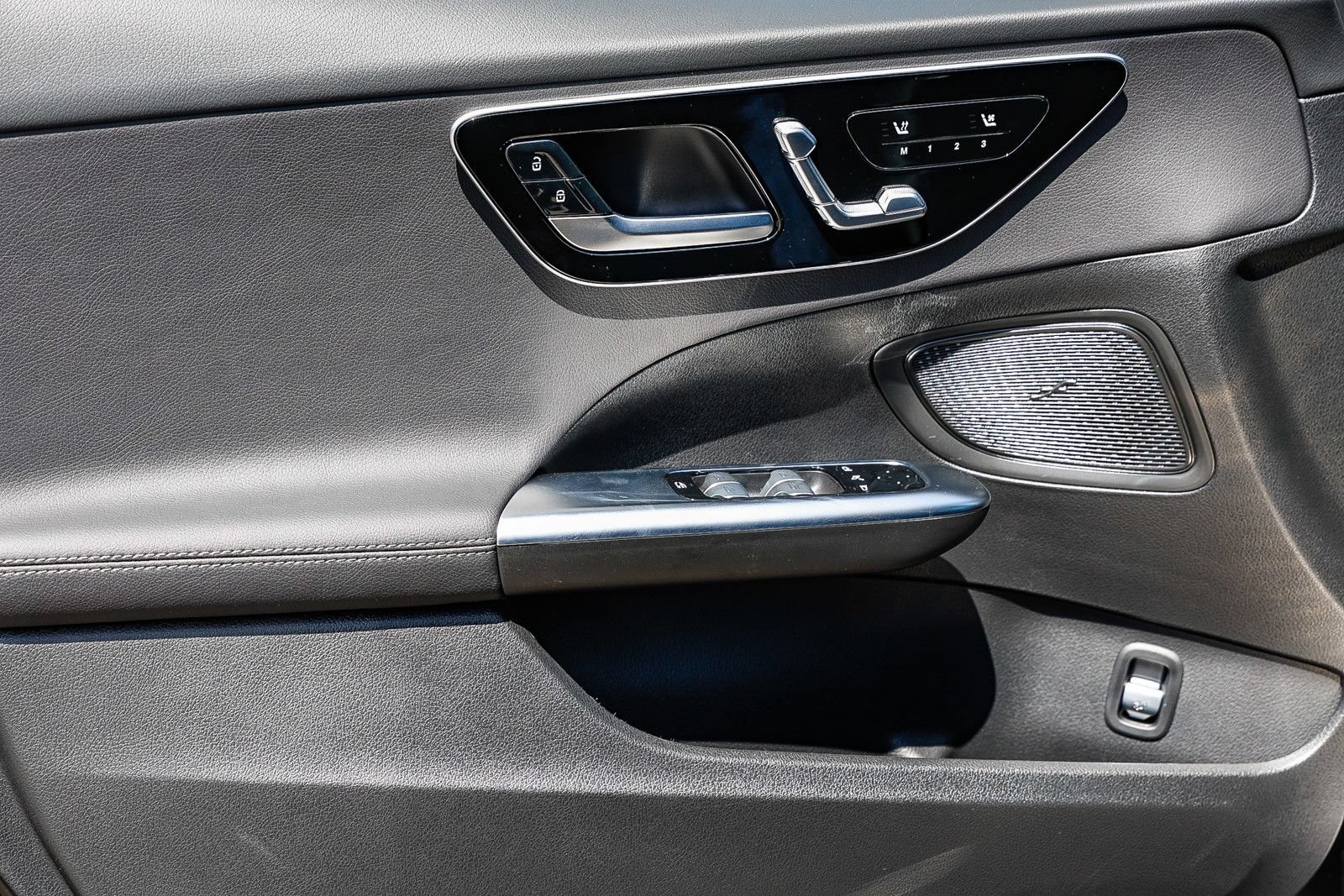 New 2025 Mercedes-Benz C 300 Sedan image 21