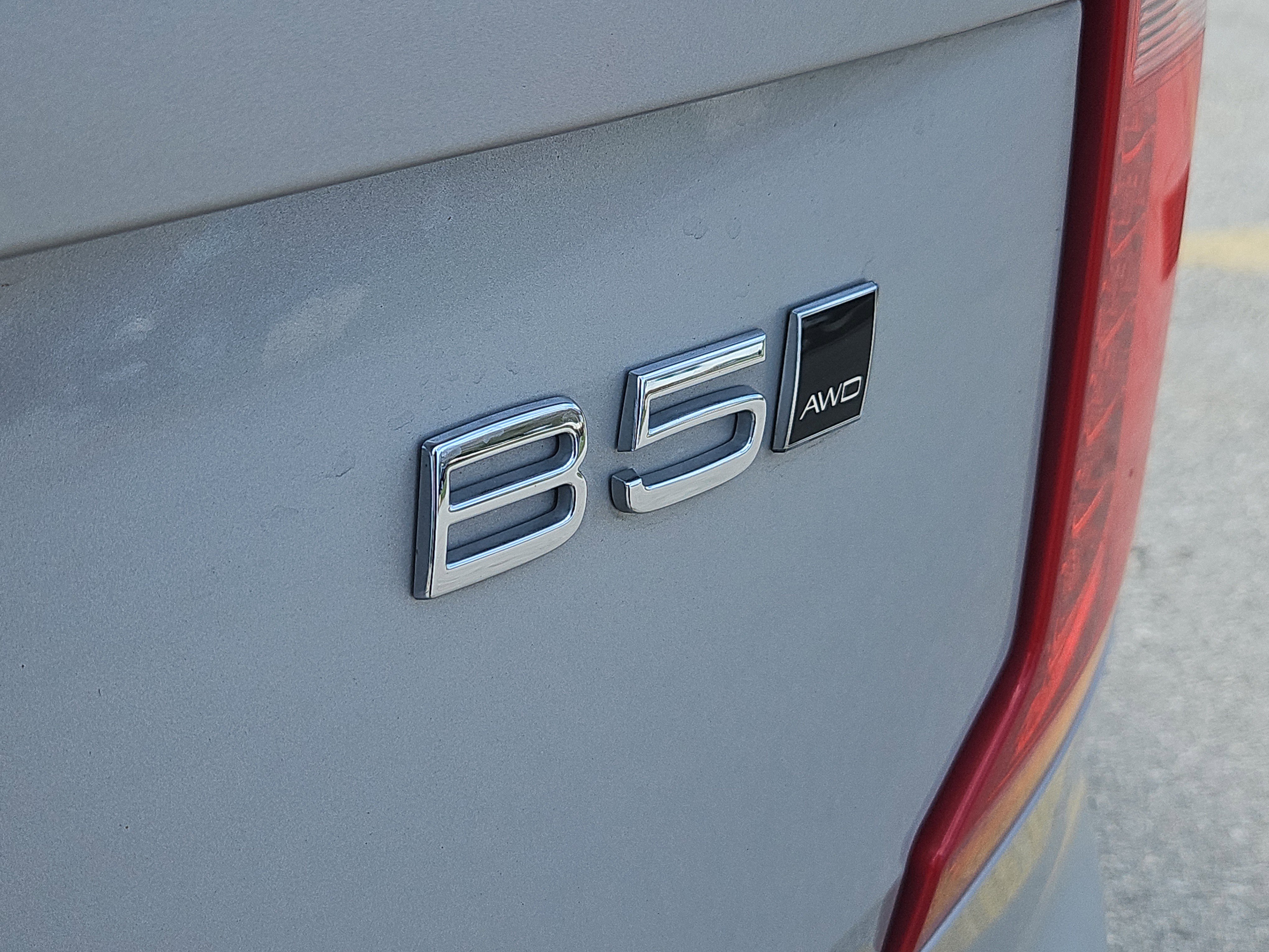 Used 2024 Volvo XC90 B5 Core image 5