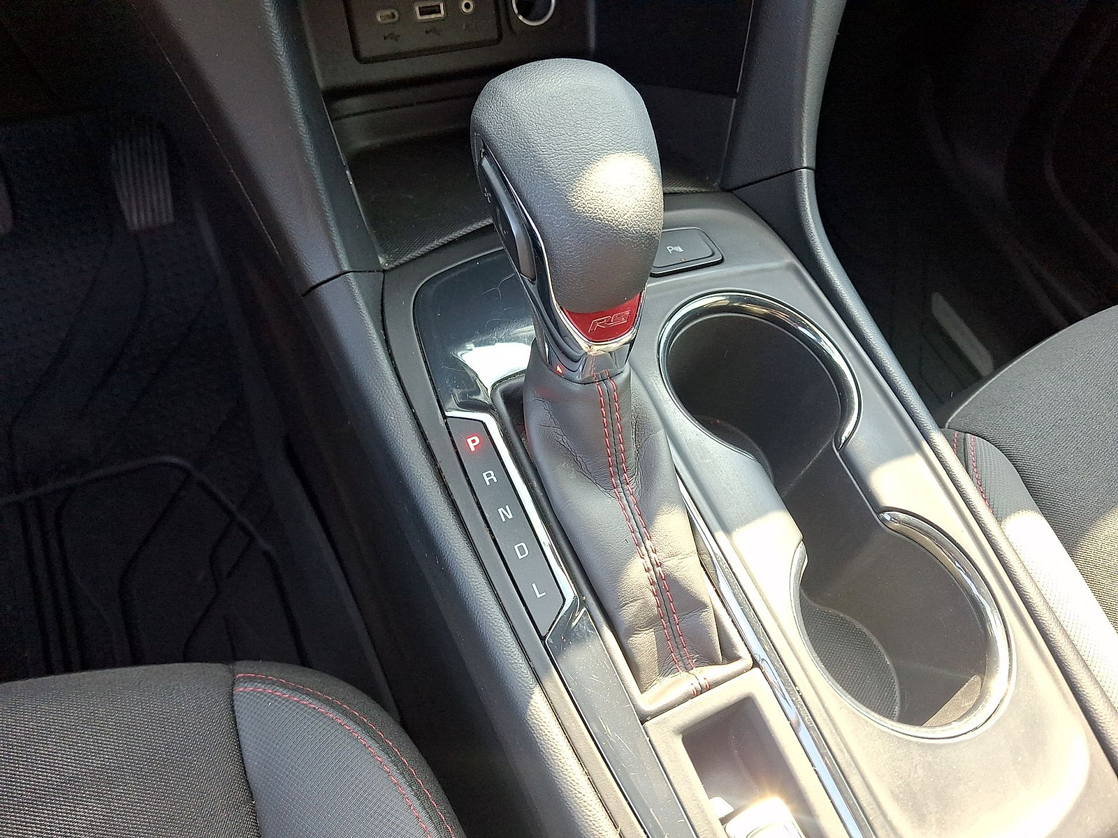 Used 2022 Chevrolet Equinox RS FWD image 12