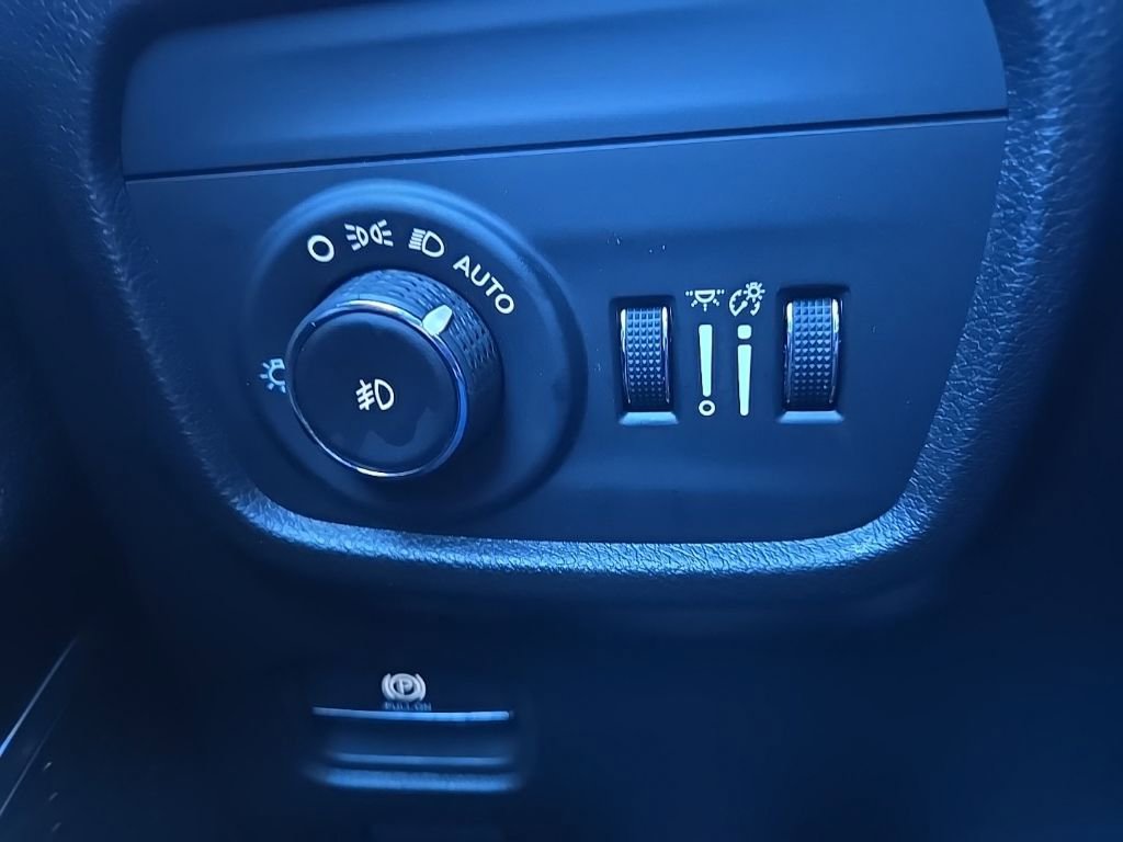 Used 2025 Jeep Grand Cherokee Summit image 48