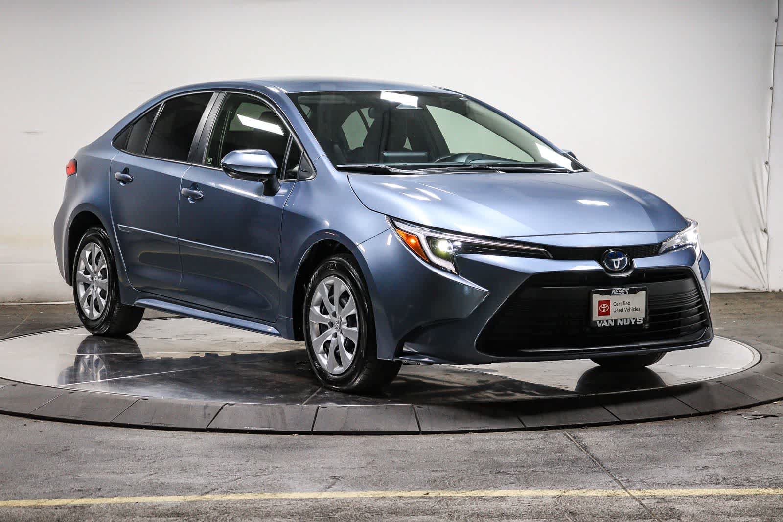 Certified 2025 Toyota Corolla LE FWD image 6